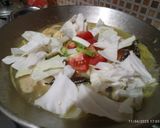 Foto langkah ke 3 dari resep Sop Ikan Tenggiri.