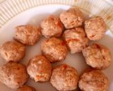 A picture of step 1 of Meat Balls.