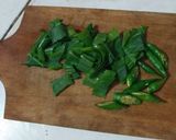 Foto langkah ke 2 dari resep Tumis pepaya muda cabe hijau.