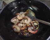 Foto langkah ke 4 dari resep Tumis Udang Kecap Inggris.