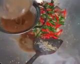 Foto langkah ke 3 dari resep Tumis ikan jambrong asin manis asam pedas (awet 1 minggu).