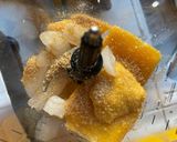 A picture of step 4 of Mango Shake.