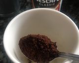 Gambar langkah 1 resipi Nescafe Tarik Susu Segar.