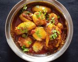 ભરેલા પરવળ,બટાકા નું શાક (Bharela Parvar Bataka Shak Recipe In Gujarati) રેસીપી સ્ટેપ6ફોટો