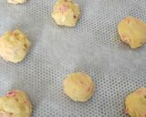 Une image de l'étape 6 de Cookies aux pralines roses et chocolat blanc.