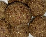 A picture of step 4 of Flax seeds laddu.