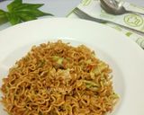 Foto langkah ke 5 dari resep Mie Goreng Kol Telor.