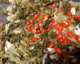 Foto langkah ke 6 dari resep Tumis Sayur Asin Pedas.