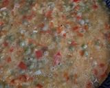 Foto del paso 3 de la receta: Tortilla de arvejas con cebolla y morrón 🫛