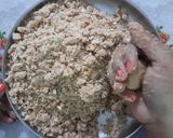 A picture of step 4 of Atta ladoo.