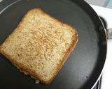 A picture of step 5 of Semolina French Toast.