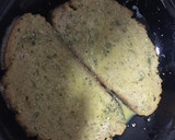 Foto del paso 2 de la receta: Tosta de centeno al huevo, aguacate, atún y sweet Chili