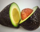 Foto del paso 1 de la receta: Té Helado de Cuesco de Palta, Frutos Rojos, Menta y Jengibre