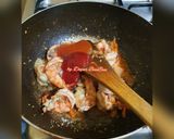 Foto langkah ke 3 dari resep Udang Saus Asam Manis.