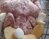 Foto del paso 3 de la receta: Pollo a la mostaza y vino en cocción lenta con papa y cebolla