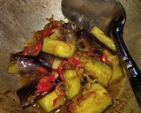 Foto langkah ke 3 dari resep Tumis Terong Rebon.