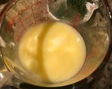 A picture of step 2 of Dill or Tarragon Béarnaise Sauce.