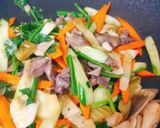 Hình bước làm 4 của món Lòng vịt xào rau củ