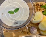A picture of step 5 of Cream of mushroom soup🍵🧄🥖.