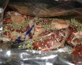 Foto del paso 1 de la receta: Bifecitos de osobuco en bolsa de horno:sabrosos y súper tiernos!