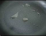 A picture of step 5 of Egg paratha.