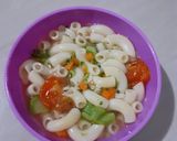 Foto langkah ke 2 dari resep Vegetable soup with macaron.