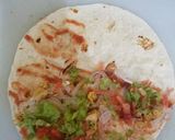 A picture of step 3 of Tortilla quesadillas.