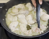 Foto del paso 3 de la receta: Contramuslos de pollo al cava