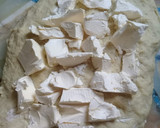 Foto del paso 2 de la receta: Facturas de Manteca, con crema pastelera y membrillo 😊