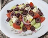 صورة لخطوة 4 من وصفة السلطة اليونانية🥒🍅🥗🥗🧅