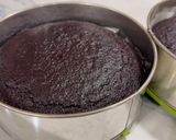 A picture of step 7 of Kit Kat Chocolate cake.