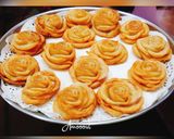 صورة لخطوة 2 من وصفة حلى الورود  المعسلة - Sweet Rose Flower