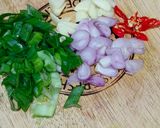 Foto langkah ke 2 dari resep Tumis Tahu Jamur.