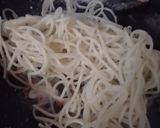 Foto langkah ke 2 dari resep Spaghetti Aglio Olio e Peperoncino.
