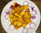 A picture of step 4 of Onion crackers🍽.