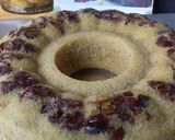 Foto langkah ke 5 dari resep Bolu pisang raja kukus tabur kurma.