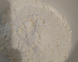 Foto del paso 1 de la receta: Pizza extrafina sabrosa y sin levadura con cerveza