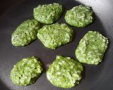 Foto del paso 3 de la receta: Bocadillos de arroz y espinaca