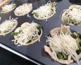 Foto del paso 4 de la receta: Tartaletas de espárragos con gambas y queso