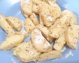 Foto langkah ke 4 dari resep Potato Wedges .