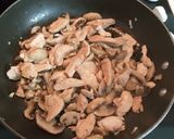 A picture of step 2 of Easy creamy chicken mushroom pasta.