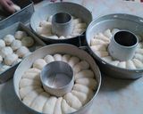 Foto langkah ke 4 dari resep Roti Polong Khas Arab (makannya dicolek2).