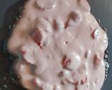 A picture of step 3 of Strawberry Pancakes.