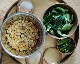 A picture of step 2 of कड़ी पत्ते की चटनी (Curry Leaves Chutney Recipe In Hindi).