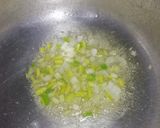 A picture of step 4 of Fried cabbage with fried rice.