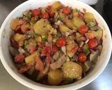 Une image de l'étape 13 de Salade de pommes de terre aux harengs, légumes et câpres.