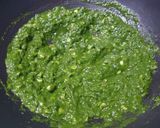 A picture of step 3 of Lasuni Palak Khichadi.