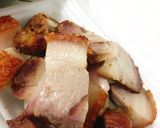 Hình bước làm 1 của món Heo quay kho trứng