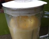 A picture of step 3 of Honey Mango Shake.