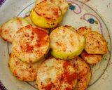 A picture of step 3 of Amrood k pakoray.
